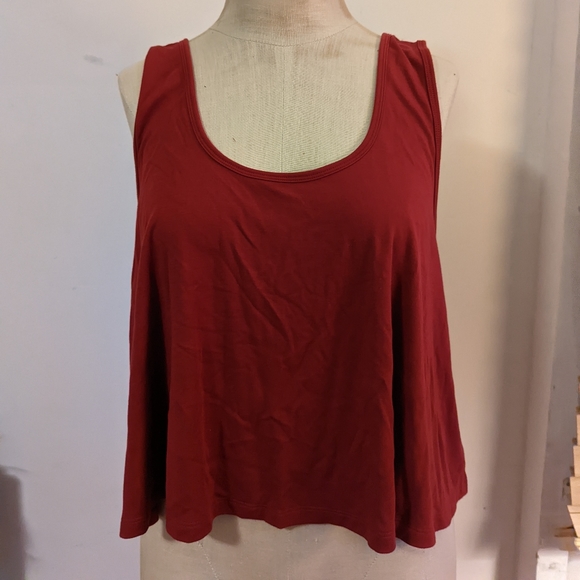Fabletics crop top NWOT - Picture 3 of 4